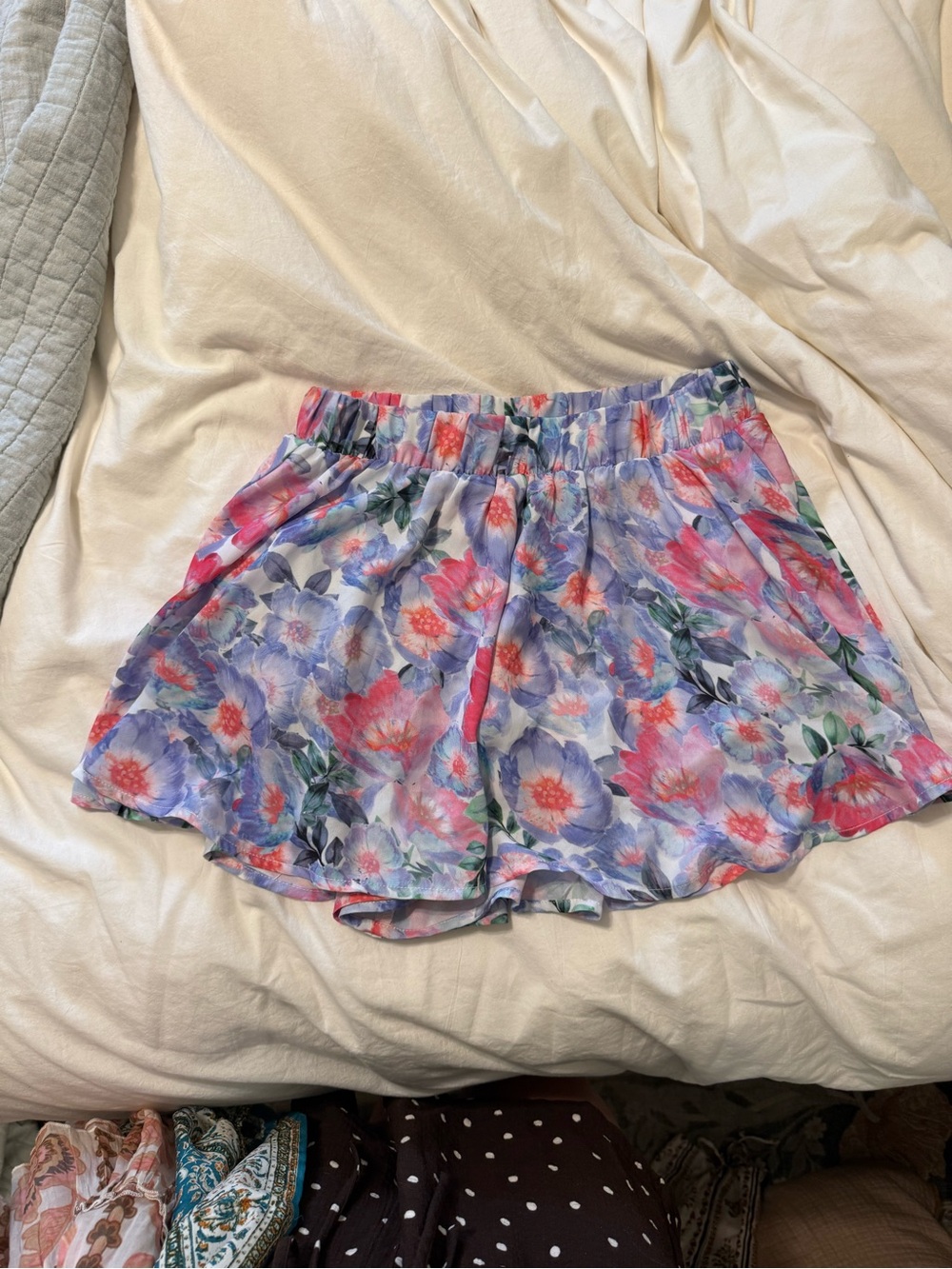 Show Me Your MuMu Floral Elastic-Waist Shorts in Pink, Purple, Blue